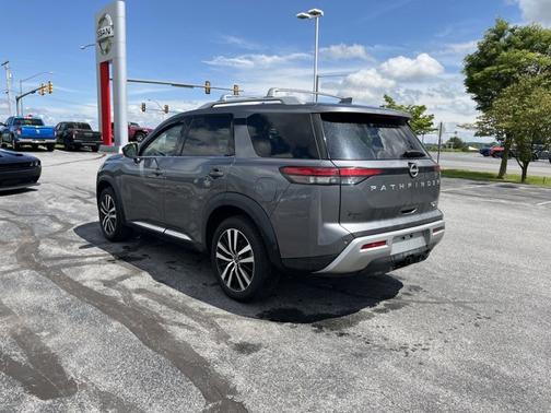 2023 Nissan Pathfinder Platinum