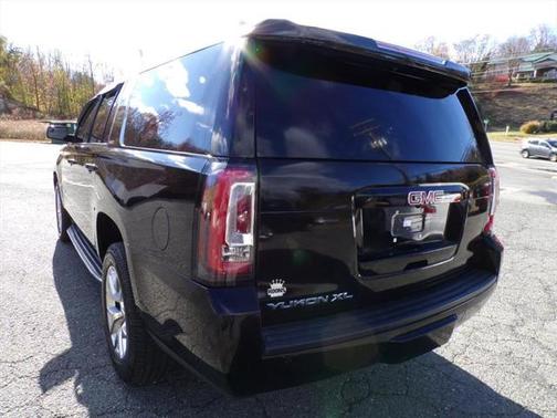 2016 GMC Yukon XL SLE