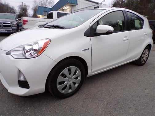 2014 Toyota Prius c Four