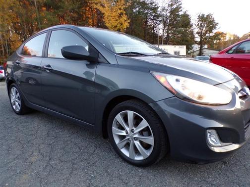 2012 Hyundai Accent GLS