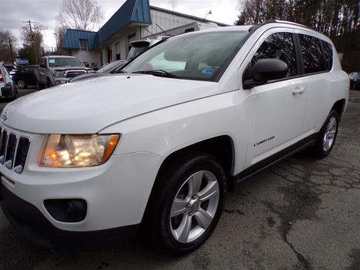 Bright White Clearcoat 2013 Jeep Compass Latitude