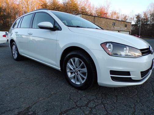 2016 Volkswagen Golf SportWagen TSI S 4-Door