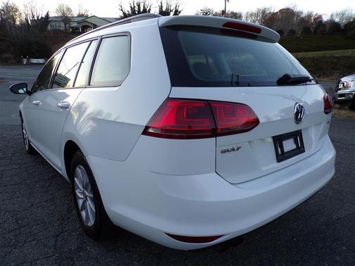 2016 Volkswagen Golf SportWagen TSI S 4-Door