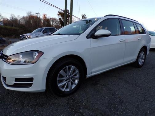2016 Volkswagen Golf SportWagen TSI S 4-Door