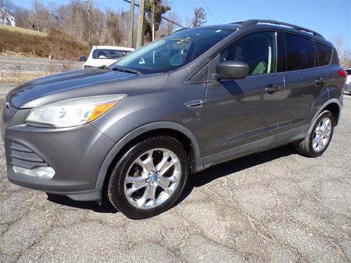 Sterling Gray Metallic 2013 Ford Escape SE