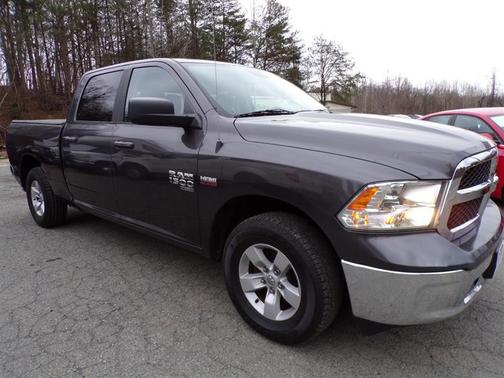 2019 RAM 1500 SLT