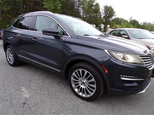 Tuxedo Black Metallic 2015 Lincoln MKC Base
