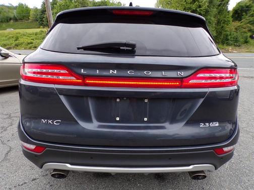 Tuxedo Black Metallic 2015 Lincoln MKC Base