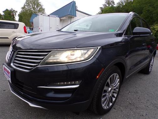 Tuxedo Black Metallic 2015 Lincoln MKC Base