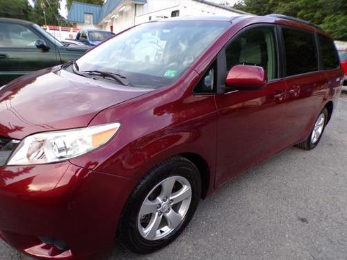 2013 Toyota Sienna LE