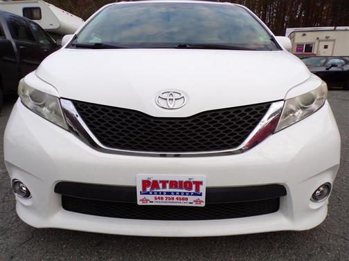 2011 Toyota Sienna XLE