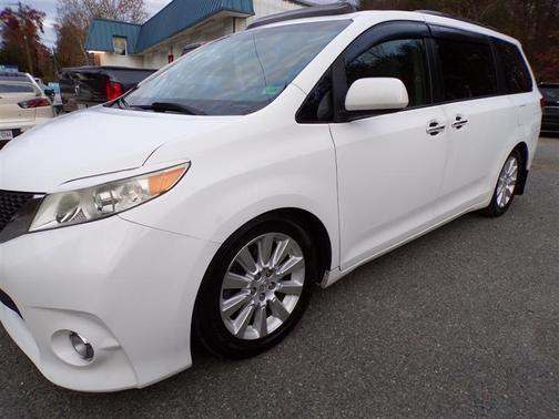 2011 Toyota Sienna XLE