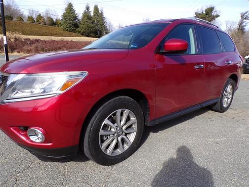 2016 Nissan Pathfinder SV