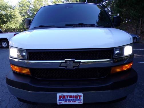 Summit White 2019 Chevrolet Express 3500 LT