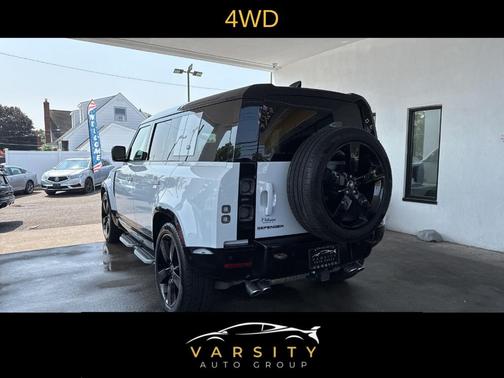 2023 Land Rover Defender 110 V8