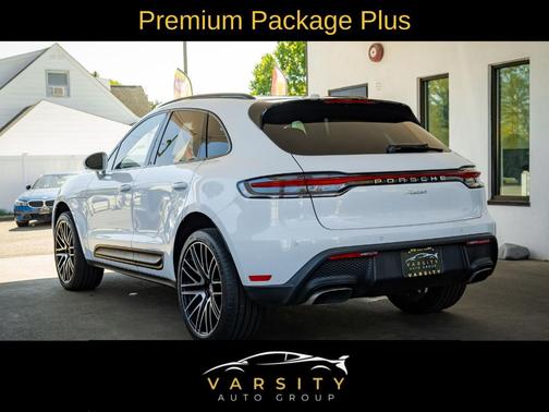 2022 Porsche Macan Base