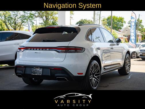 2022 Porsche Macan Base