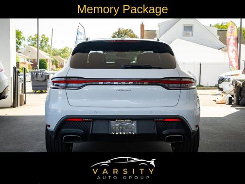 2022 Porsche Macan Base