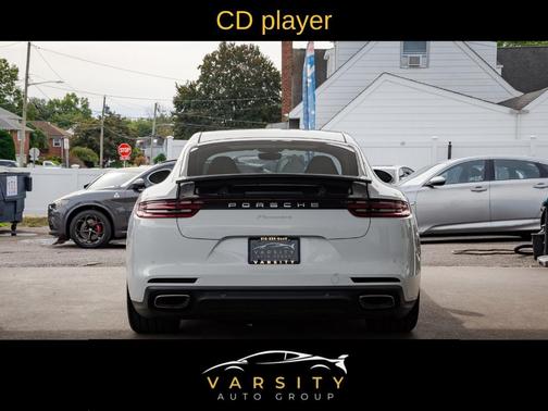 2018 Porsche Panamera 4