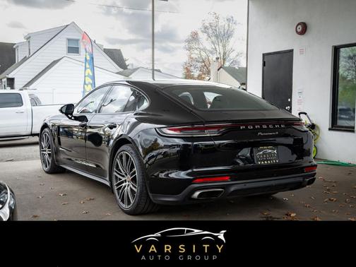 2021 Porsche Panamera 