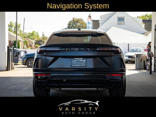 2022 Lamborghini Urus Base