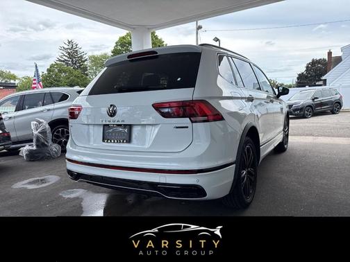 2022 Volkswagen Tiguan 2.0T SE R-Line Black