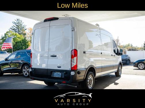 2024 Ford Transit-250 148 WB Medium Roof Cargo