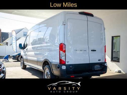 2024 Ford Transit-250 148 WB Medium Roof Cargo