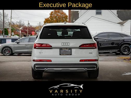 2023 Audi Q7 45 Premium Plus