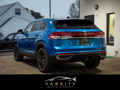 2024 Volkswagen Atlas Cross Sport 2.0T SE w/Technology