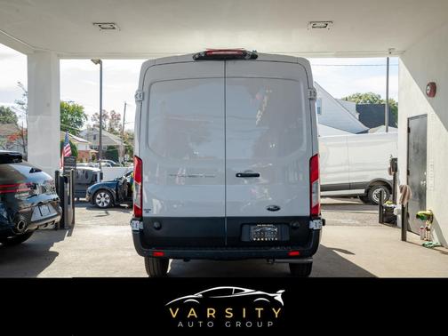 2024 Ford Transit-250 148 WB Medium Roof Cargo