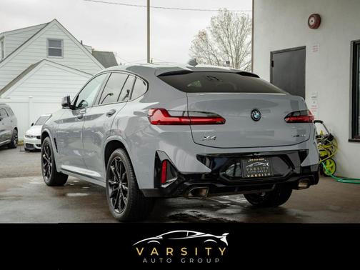 2023 BMW X4 xDrive30i