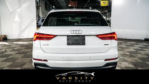 2022 Audi Q3 45 S line Premium
