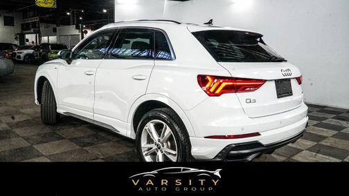 2022 Audi Q3 45 S line Premium