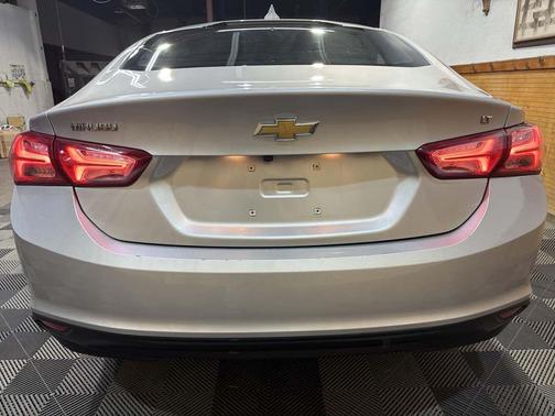 2022 Chevrolet Malibu FWD LT