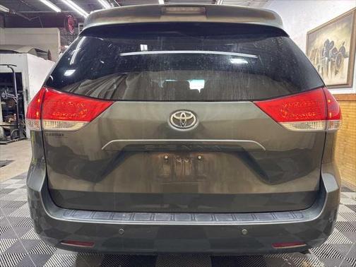 2012 Toyota Sienna XLE