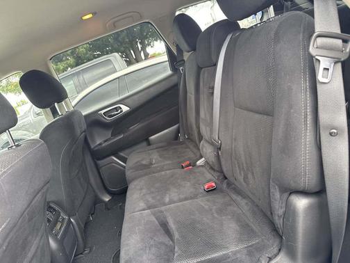 2016 Nissan Pathfinder SV