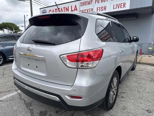 2016 Nissan Pathfinder SV