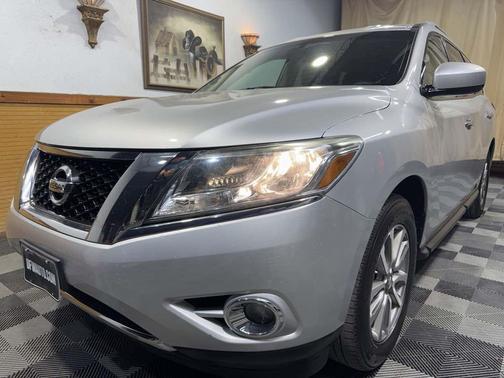 2016 Nissan Pathfinder SV