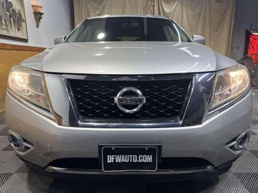 2016 Nissan Pathfinder SV