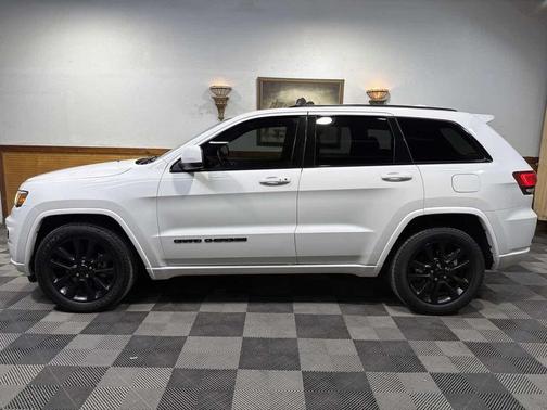 2017 Jeep Grand Cherokee Altitude