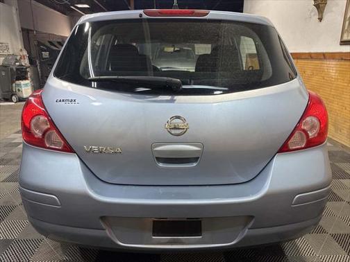 2011 Nissan Versa 1.8 S