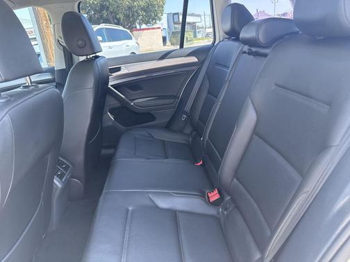 2016 Volkswagen Golf SportWagen TSI Limited Edition