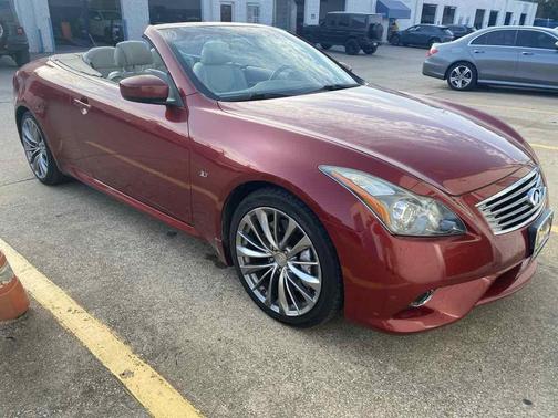 2014 INFINITI Q60 Base