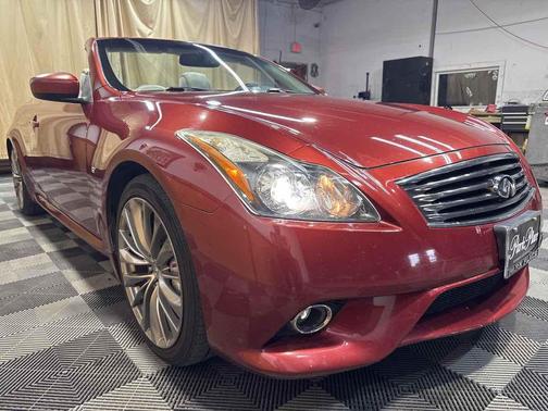 2014 INFINITI Q60 Base