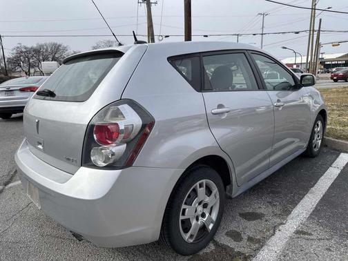 2010 Pontiac Vibe Base