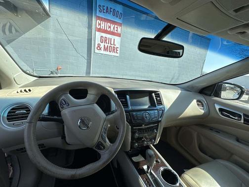 2015 Nissan Pathfinder Platinum