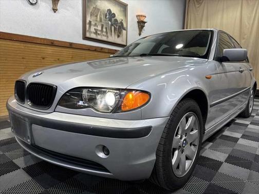 2005 BMW 325 325i