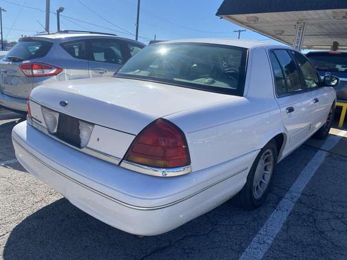 2002 Ford Crown Victoria LX