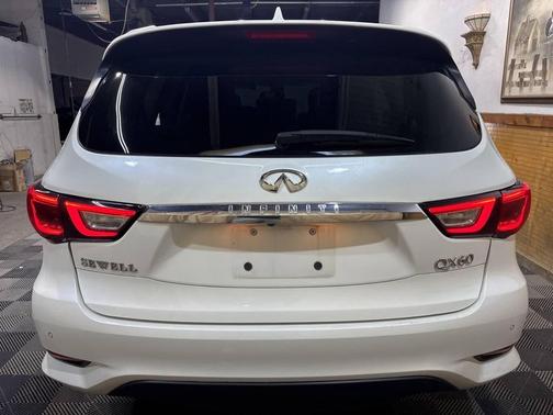 2016 INFINITI QX60 Base